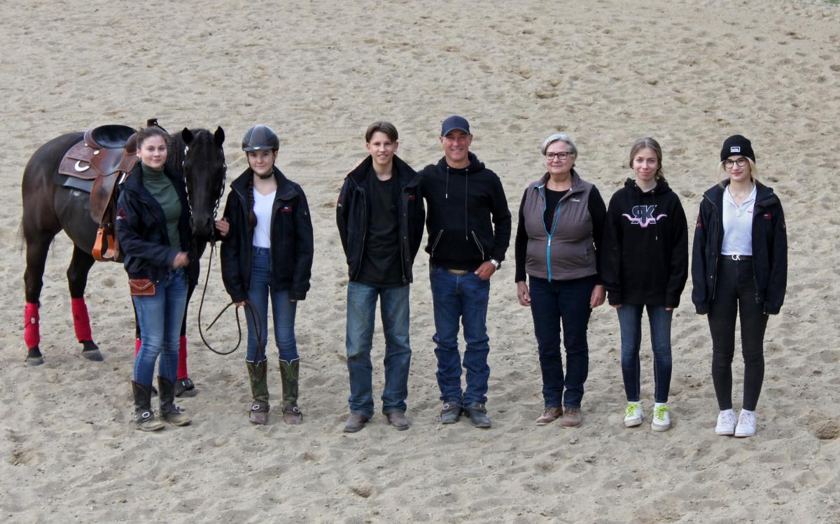 Sophie-Marie Mündl, Franziska Pühringer, Claus Gruber, Ylvie Jana Gassler, Eileen Nina Wiedenhofer; Trainer Max Ruggeri, OEPS Talente Team-Betreuung Gabriele Michalek